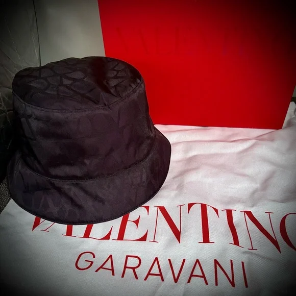 Valentino Garavani | Accessories | Valentino Garavani Bucket  display picture 1